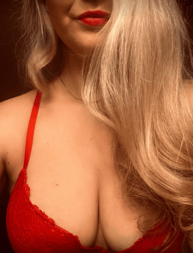EmmaHotBabe